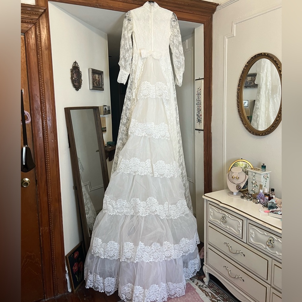 Vintage wedding dress